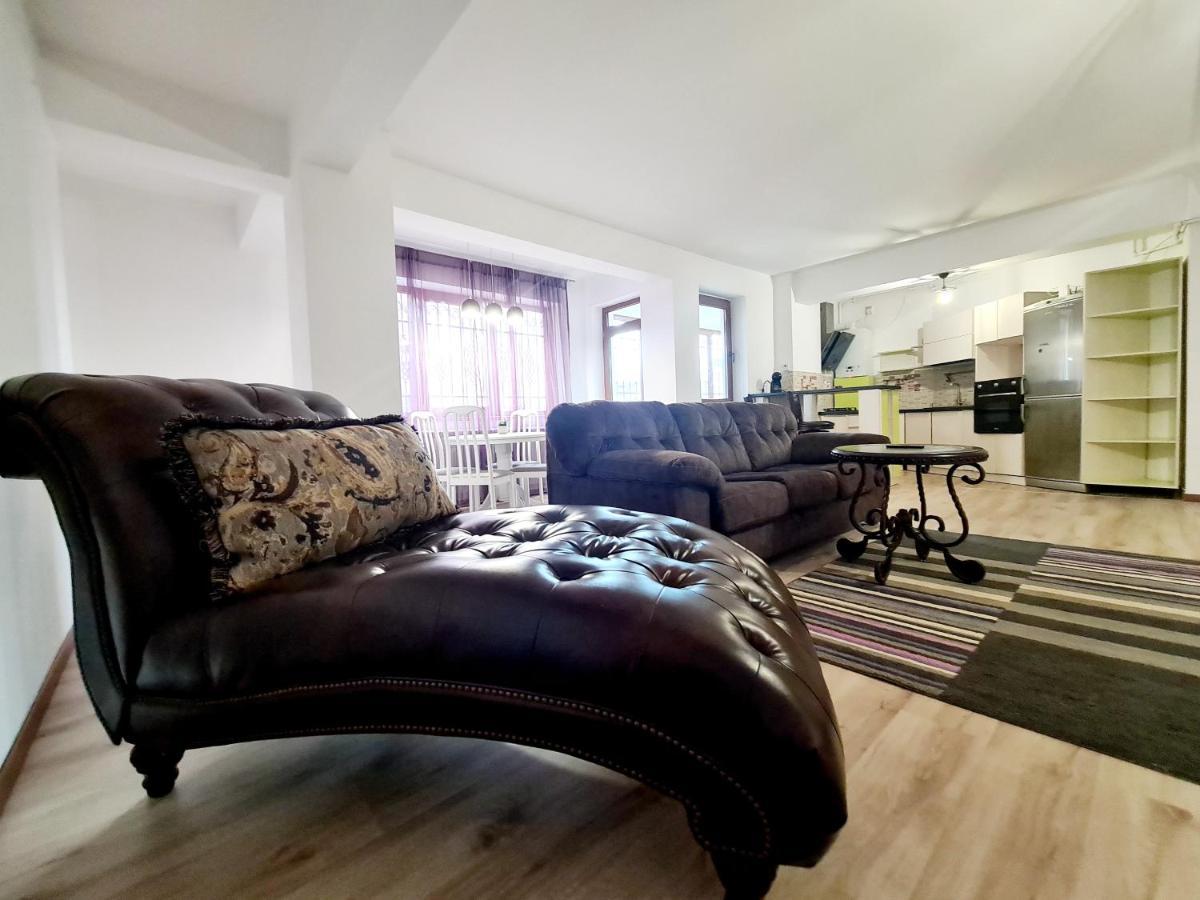 R.O.S.E. Apartment Constanta Bagian luar foto